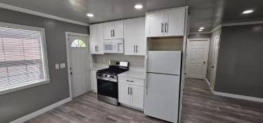 Main picture of 621 James St