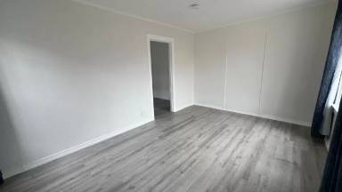 Main picture of 8330 S Figueroa St