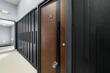 Main picture of 313 D St