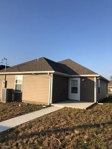 Main picture of 2211 S Pearl Ave