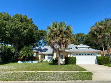 Main picture of 1918 Barrington Cir