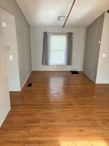 Main picture of 455 Mooresville Pike