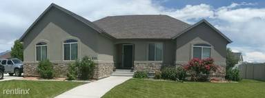 Main picture of 646 N Badger Ln