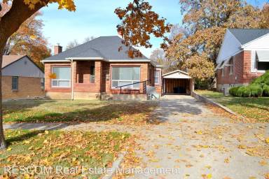 Main picture of 1430 Lake St