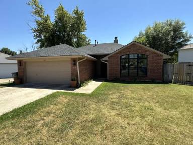 Main picture of 3304 Outpost Cir