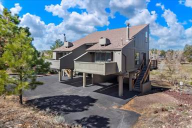Main picture of 2625 N Valley View Rd