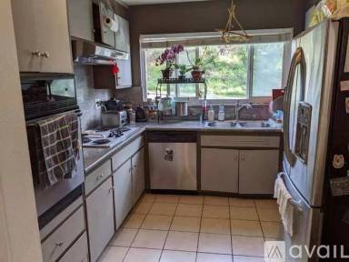 Main picture of 2907 Parker Rd