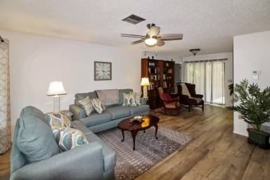 Main picture of 331 Burke Rd