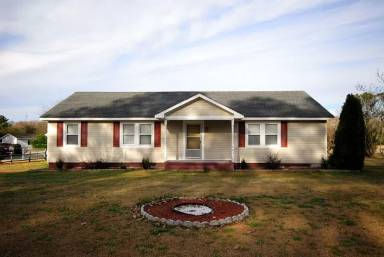 Main picture of 101 Old Farm Rd
