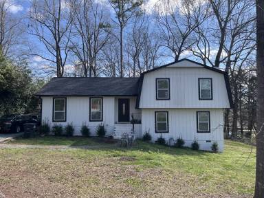Main picture of 119 Fox Run Dr