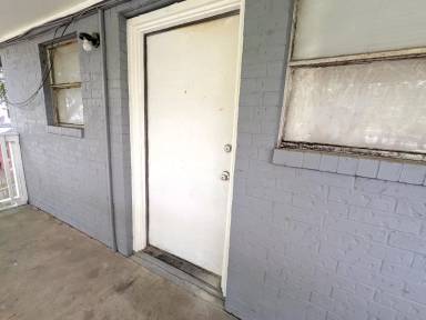 Main picture of 690 Adams St