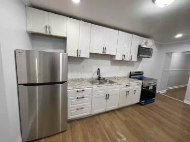Main picture of 125 Pierce St