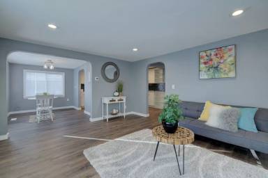 Main picture of 3020 NE 145th St