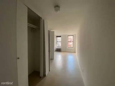 Main picture of 1427 York Ave