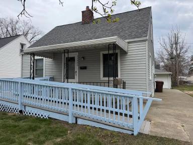Main picture of 33940 John St
