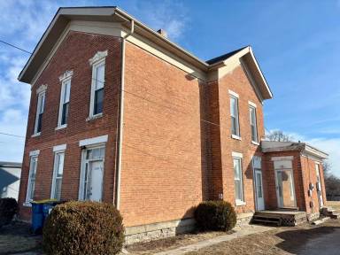 Main picture of 1241 S Main St