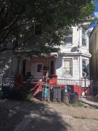 Main picture of 239 N 5th St