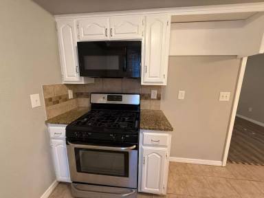 Main picture of 131 W Chestnut Pl