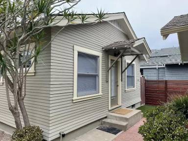 Main picture of 3833 Herbert St
