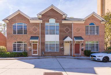 Main picture of 4428 S Four Mile Run Dr