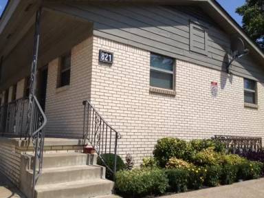 Main picture of 821 S Troost Ave