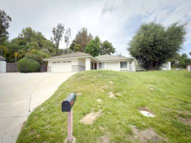 Main picture of 42701 Via del Campo
