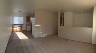 Main picture of 2122 W Bridge Ave
