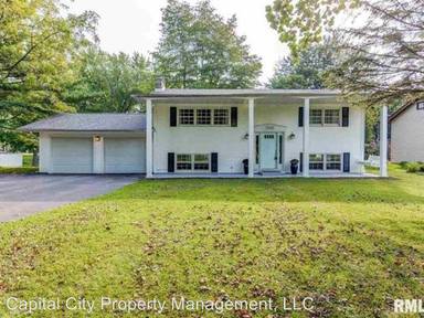 Main picture of 1205 Roosevelt Rd