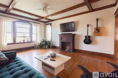 Main picture of 1376 Commonwealth Ave