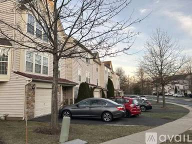 Main picture of 405 Devon Ct