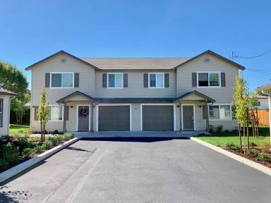 Main picture of 1415 Holly Dr