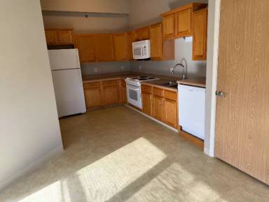 Main picture of 2095 N Ash St