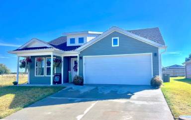 Main picture of 1112 Pawpaw Pl