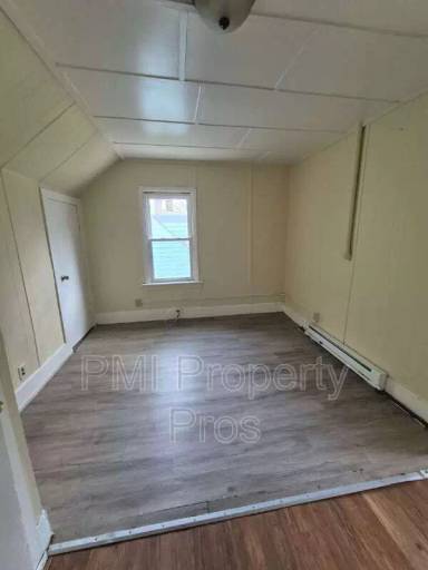Main picture of 4326A N 39th St