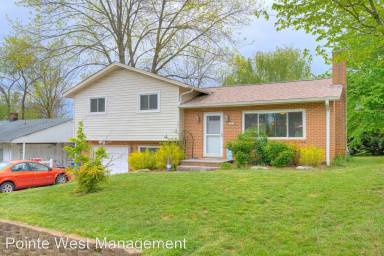 Main picture of 1021 Montgomery St