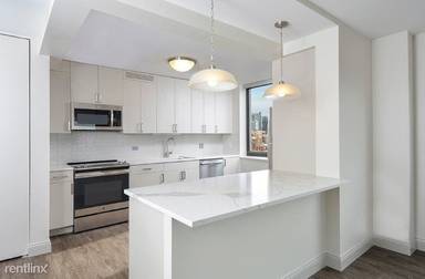 Main picture of 548 N Wells St