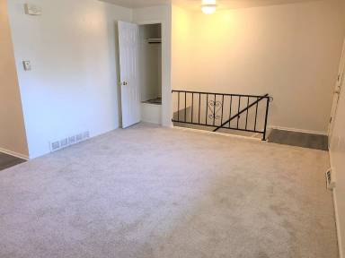 Main picture of 1053 S Yarrow St