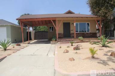 Main picture of 3133 W 108th St