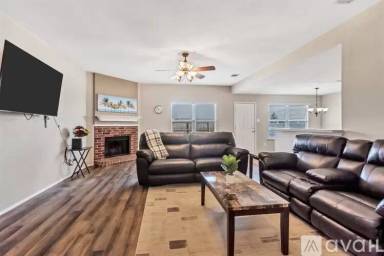 Main picture of 1604 Lesli Dr