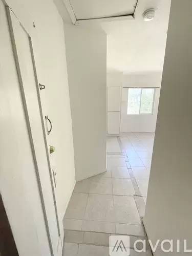 Main picture of 409 W 17th St