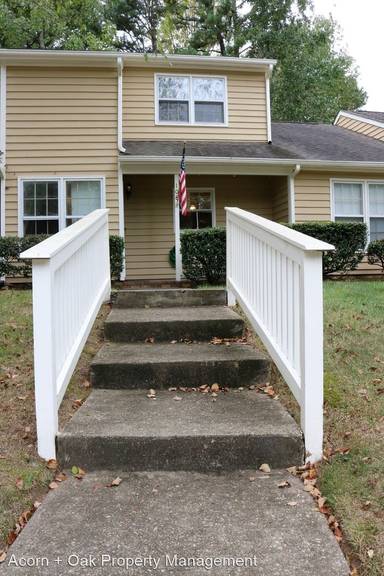 Main picture of 108 Hollow Oak Dr