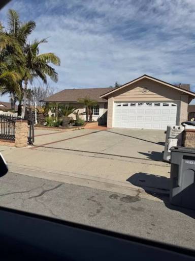 Main picture of 4000 Columbia Dr