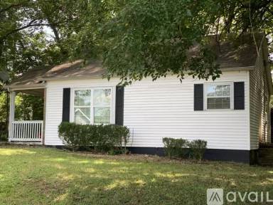 Main picture of 917 Oak Ln