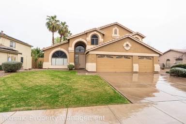 Main picture of 325 E Sagebrush St