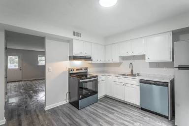 Main picture of 2414 Briggs Ave