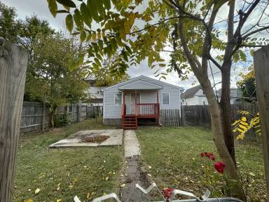 Main picture of 2621 W Main St