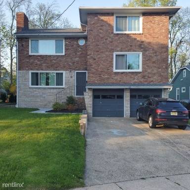 Main picture of 24 Field Rd