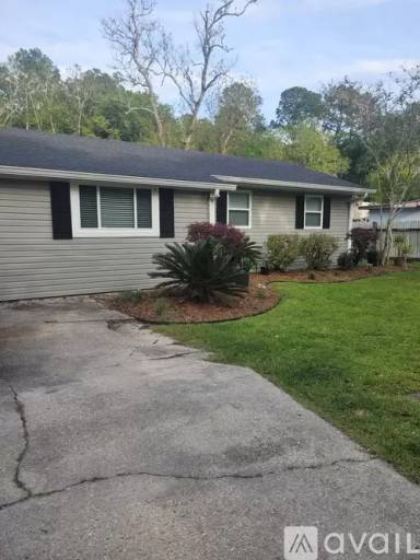 Main picture of 214 Maplewood Dr