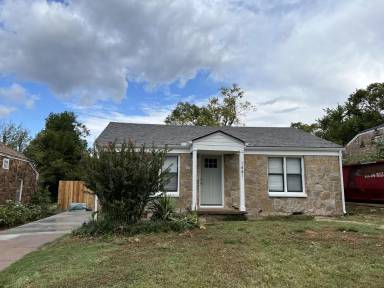 Main picture of 1441 NE 10th St