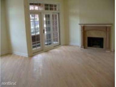Main picture of 2927 N Southport Ave